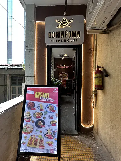 ダウンタウン・ステーキハウス－グエンフエ
