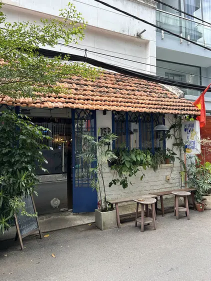 ブルーイッシュ・カフェ