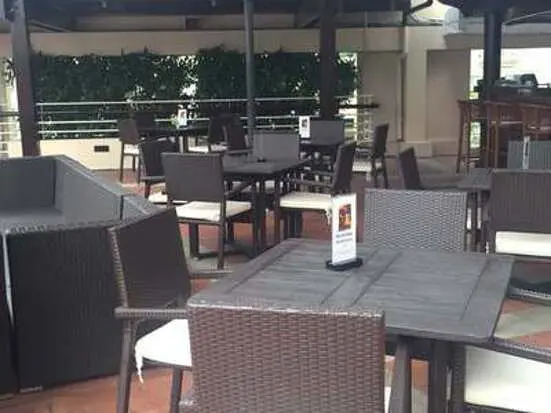 スプラッシュプールバー