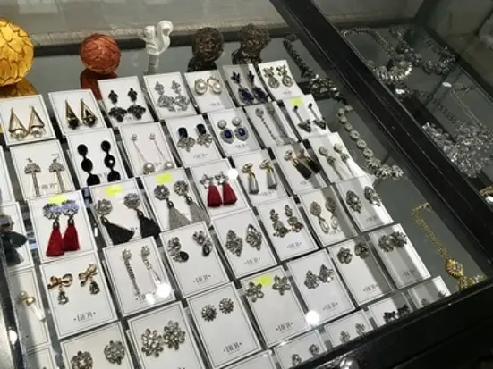 ハー・アクセサリー