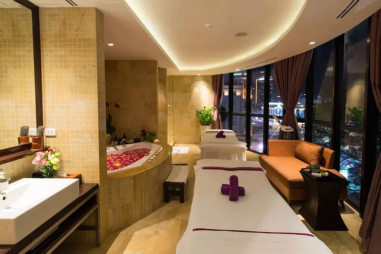 カラ サロン & スパ / カラベル サイゴン